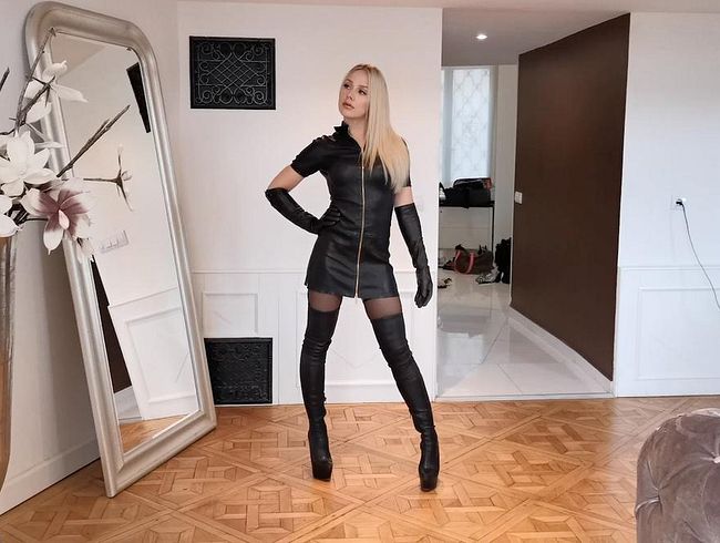 ZIGARETTE RAUCHEN UND MEINE Pu**y MIT LEDERHANDSCHUHEN fin**rN