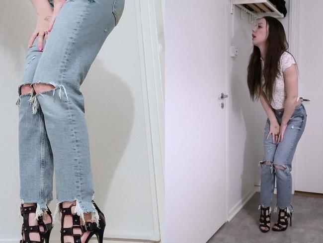 AngieLynx Porno Video: ERSTMALS PEE ICH IN MEINEN JEANS UND SCHMECKE MEINE PISSE