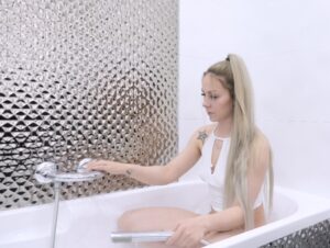 AngieLynx Porno Video: MEIN TÄGLICHER DUSCHKOPFORGASMUS